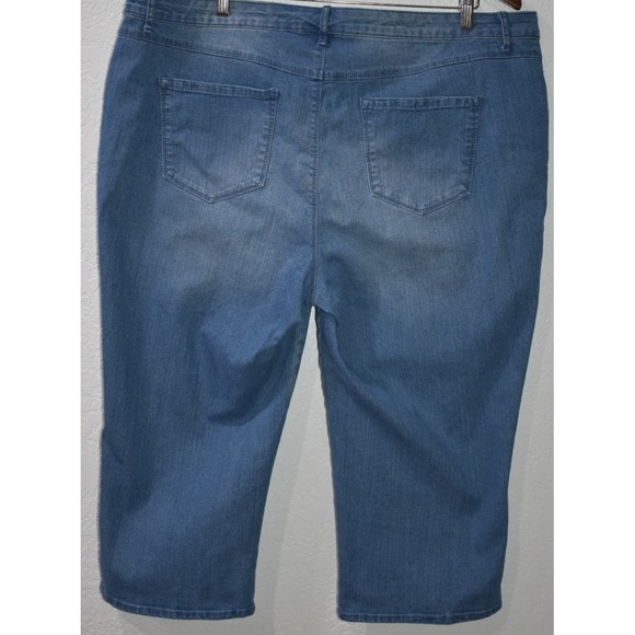 Gloria Vanderbilt Jeans Capri 18W All Around Slimming Effect Embroidered Stretch - Picture 2 of 16